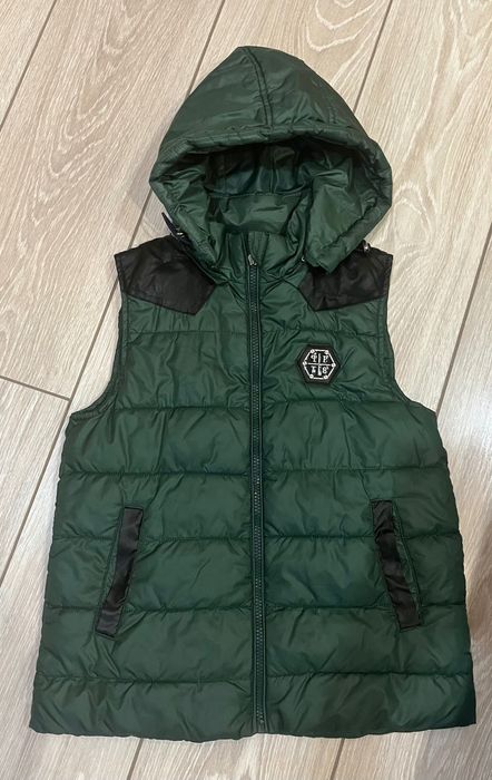 Отдам жилетку детскую