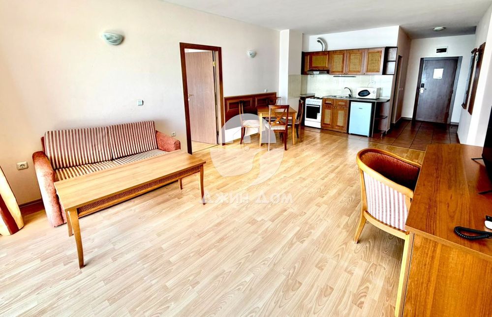 Продава се Двустаен апартамент в Свети Влас - 95 кв.м за 1050 €/кв.м - Снимка #1