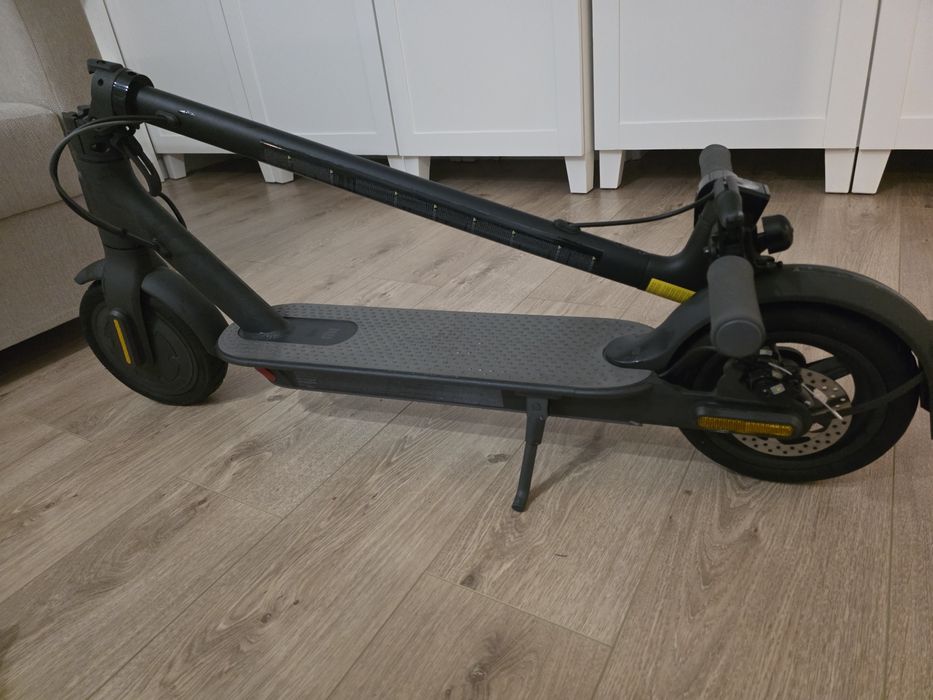 Trotinetă electrică Xiaomi Essential – stare excelentă, foarte puțin f