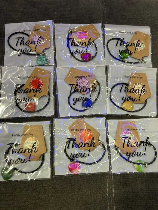 Гривни и други аксесоари