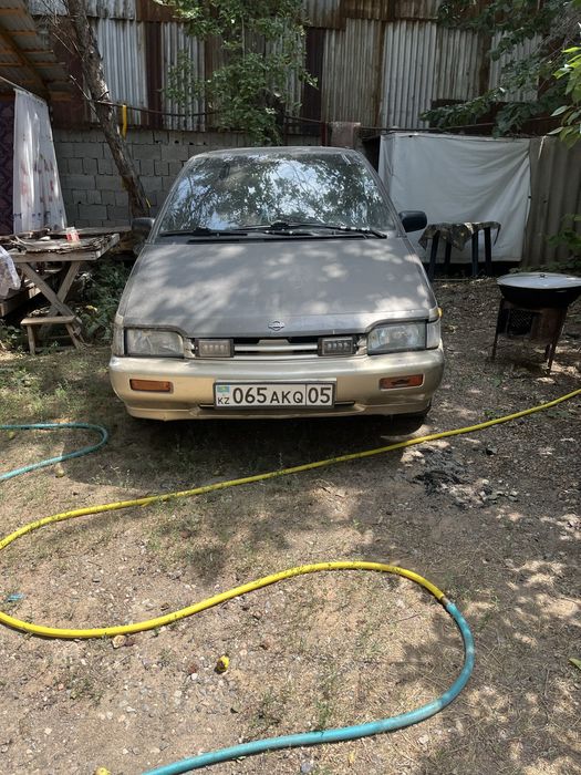 Продам автомашину Nissan Prairie