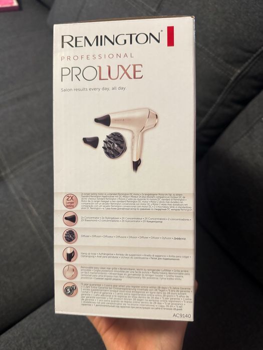 Професионален сешоар Remington PROluxe AC9140