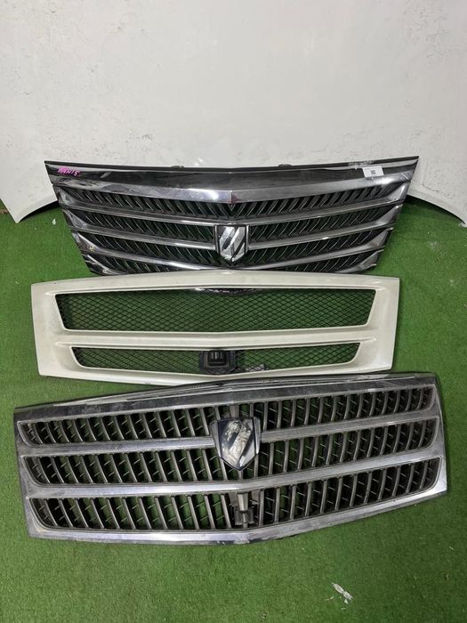 Решетка радиатора Toyota Alphard Vellfire Ipsum Estima