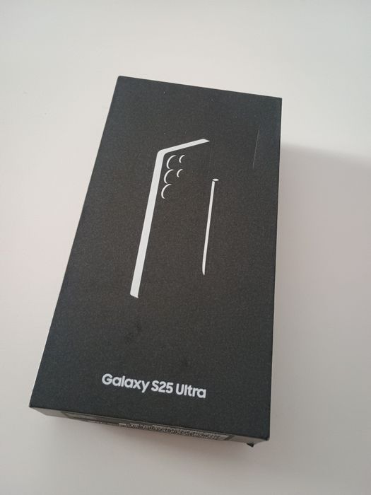 Vând SAMSUNG S25 ULTRA, full box, impecabil + husa + folie!!!