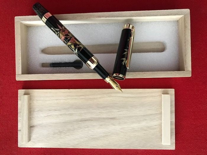 Японска писалка нова в кутия сертификат