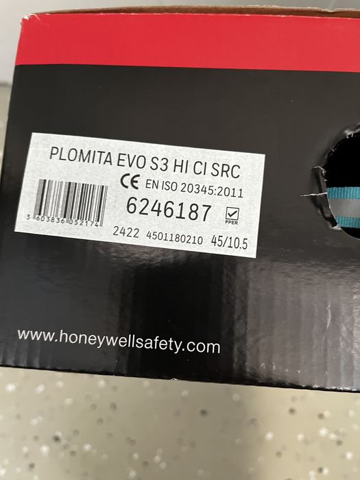 Bocanci  de protectie 45 .