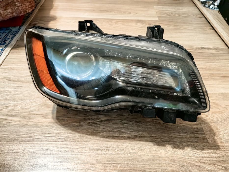 Фарове за chrysler 300c