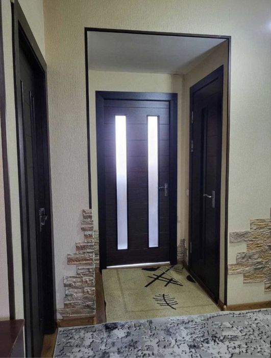 Сергели 6,3 хона 7 этаж срочно сотилади