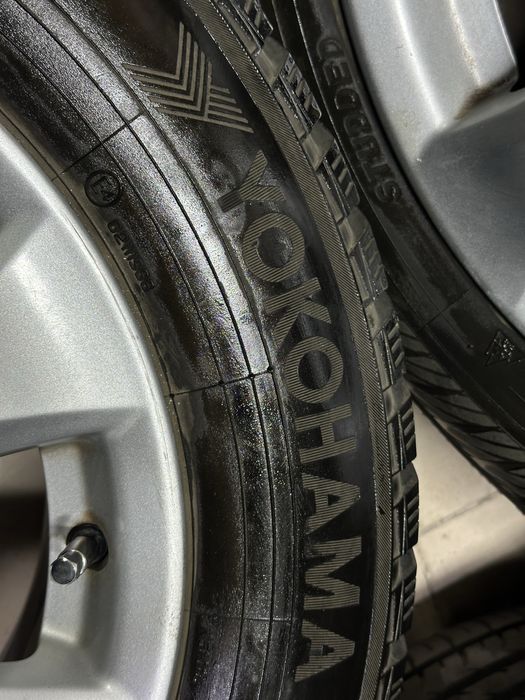 215 60 R16 зимний шины Yokohama