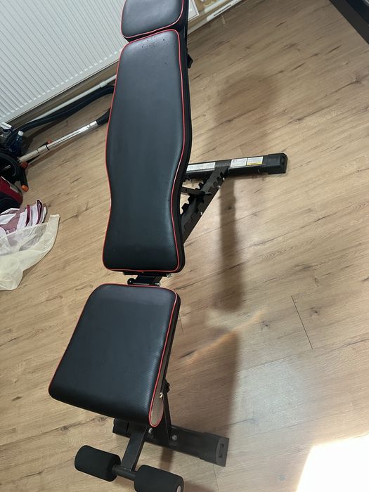 Vand bench press cu tot cu gantere si multe alte accesorii!