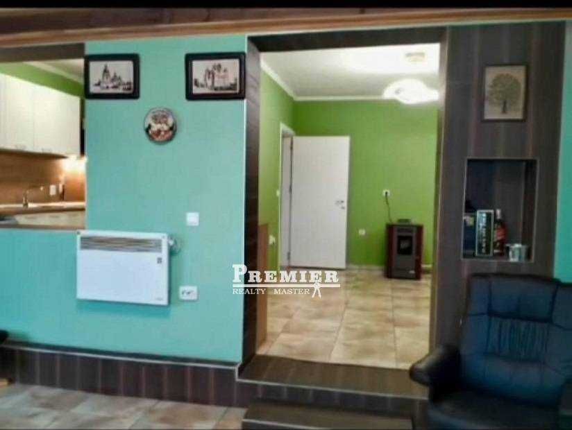 Продава се малка къща в село Тънково.