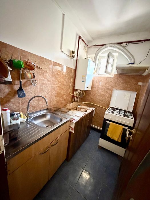 Apartament 2 camere ,mobilat si uitlat ,centrala proprie .Soseaua Bucuresti (Alexandria). -38.900€ ,usor negociabil .