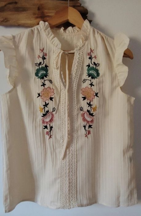 Bluză Nouă Bej din bumbac cu broderie florală