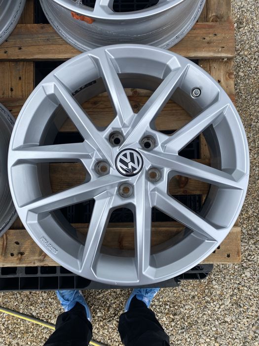 17 цола 5 х 112 мм Фолксваген , VW , Ауди , Шкода , Мерцедес