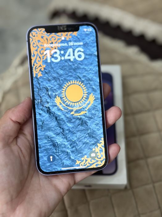 Продам Iphone 12
