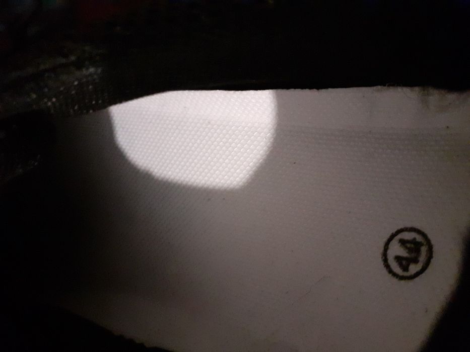 Vand Pantofi de Barbați Marimea 44 doresc Banii urgent Îi vand cu 250