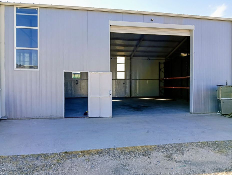 Дава се под наем Склад в Пловдив, Индустриална зона - Тракия - 165 кв.м за 612 € - Снимка #1