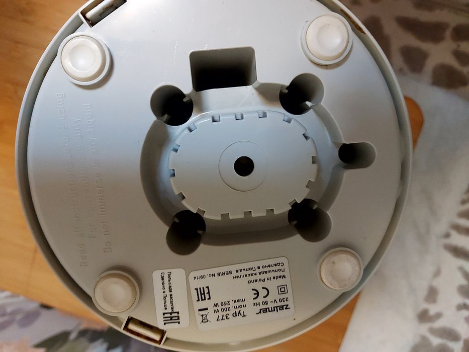 Соковыжималка Zelmer в рабочем состоянии