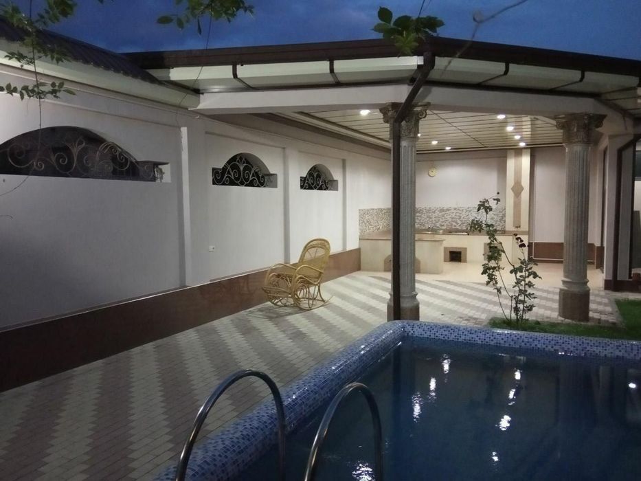 4 Продается Дом 2 уровня. Центр луначарского.  14 соток.
Центр Луначар