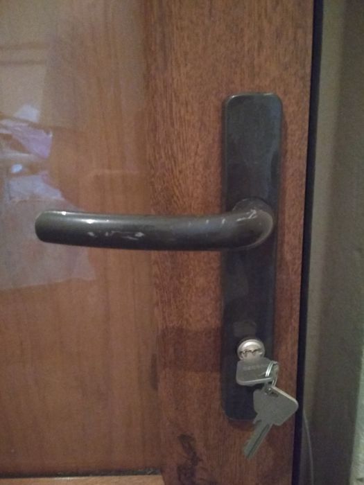 ПВЦ врата за кабине и офис!