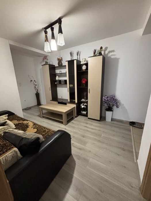 De inchiriat apartament 3 camere complet echipat si mobilat