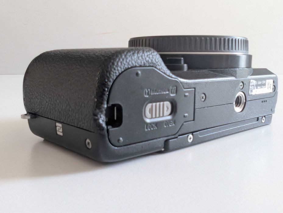 Sony A5100 (Тяло) – Компактен и запазен