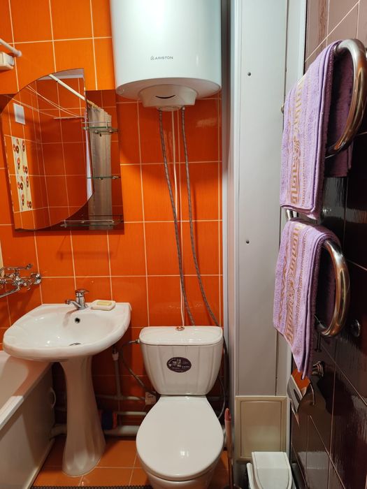 Посуточно 1 комн. кв. в 6 мкр-не