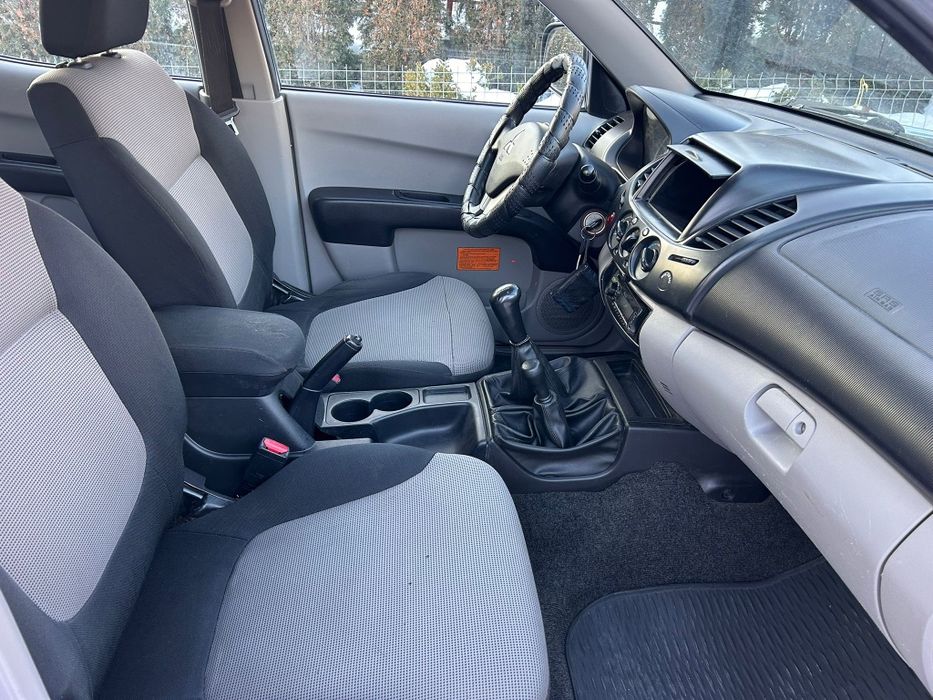 Vând Mitsubishi L200