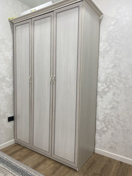 Продам спальный гарнитур