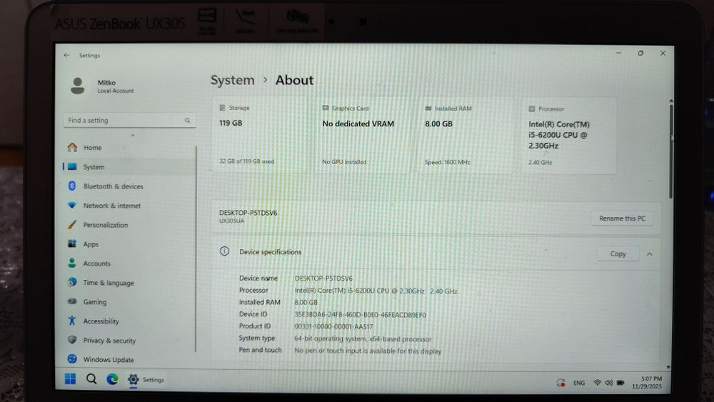 Asus ZenBook UX305