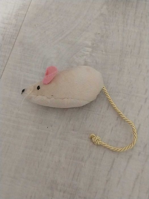 Игрушки мышки для кошек