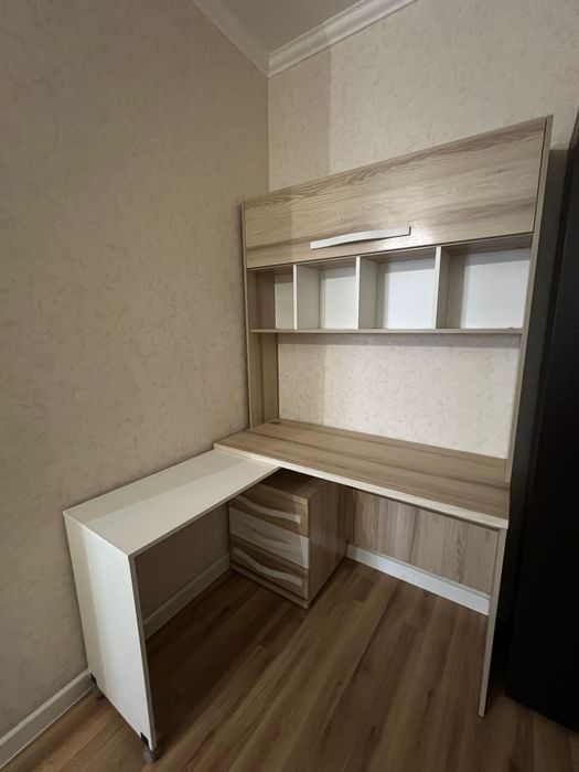 Продам школьный стол