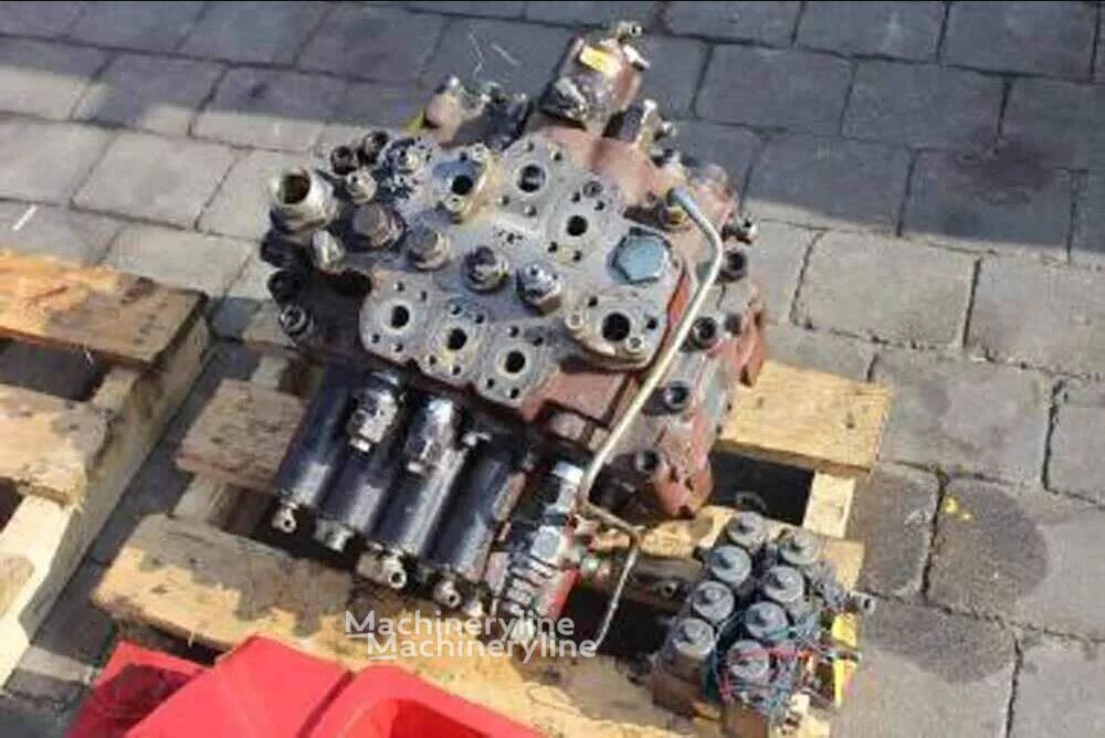 Distribuitor hidraulic pentru Excavator JCB