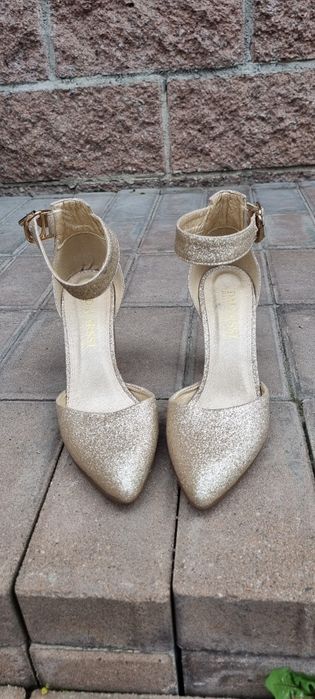 Блестящие золотые туфли 36р
