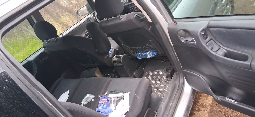 Опел зафира на части