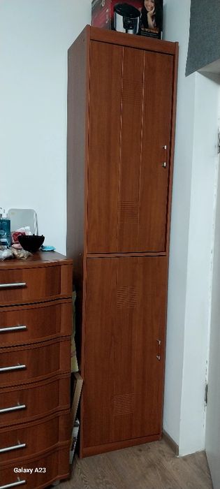 Продам шкаф-пенал и комод