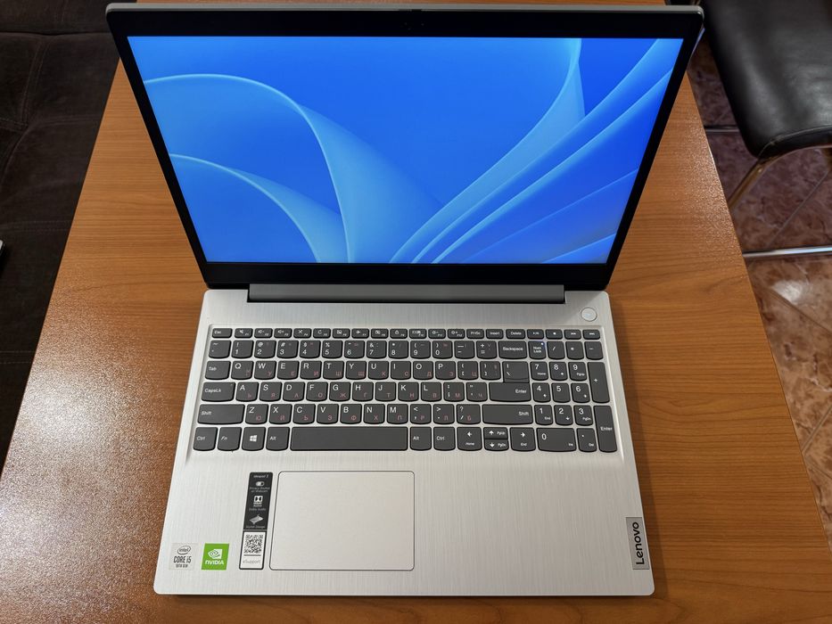 Lenovo IdeaPad 3 15IML05 – i5-10210U / 8GB RAM / 256GB SSD / MX130 2GB / Full HD