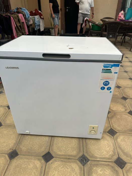 Продам морозильник