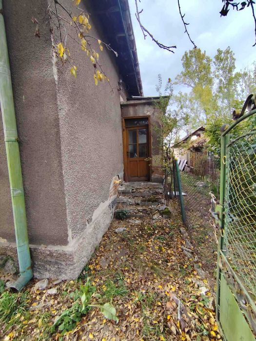 Продавам срешно къща