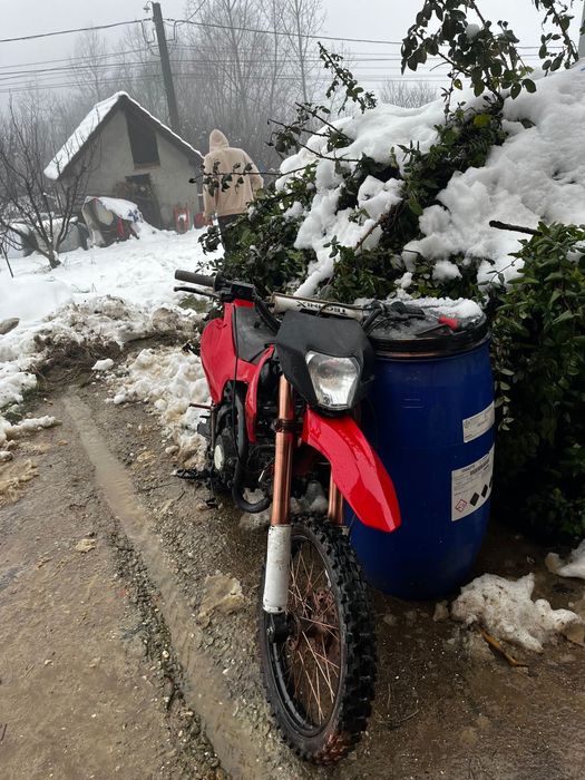 Cross 125 cc proaspat vopsit