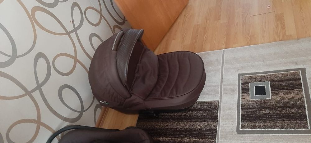 Продам коляску универсальную