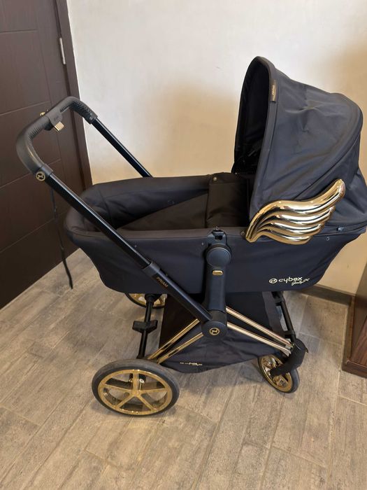 Cybex Priam Wings Jeremy Scott 3in1 Travel System-Black