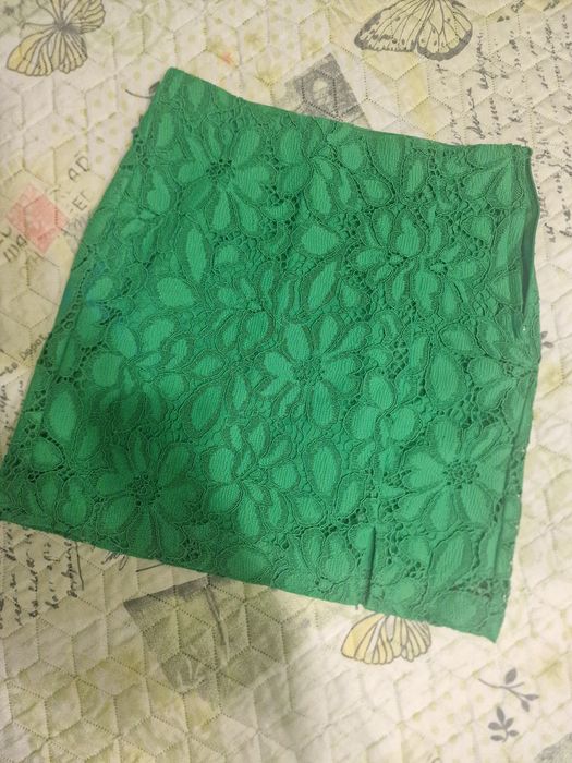 Елегантна зелена пола