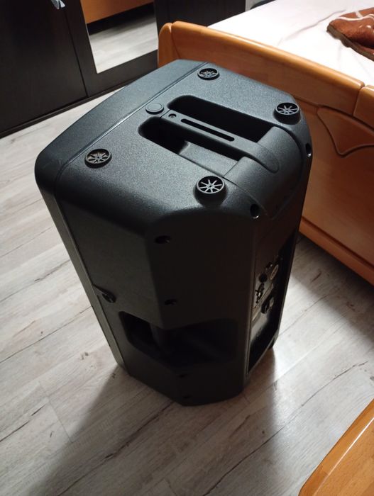 Vând boxă activă  RCF art315A