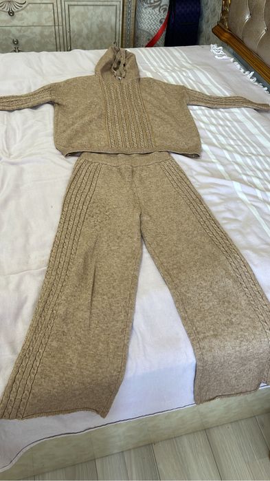 Одежда костюмы ,