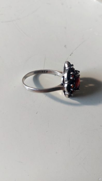 Продам серебряное кольцо