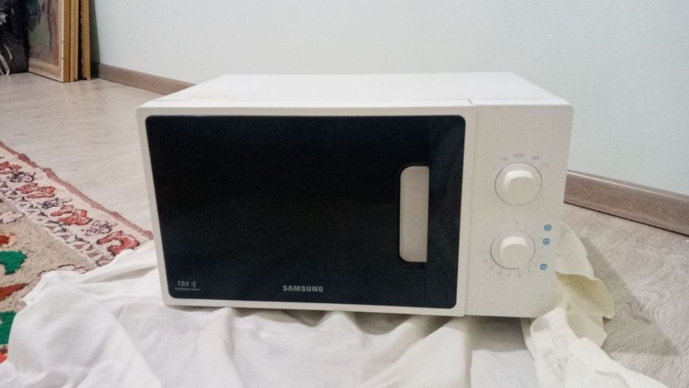 Микроволновая печь и электрическая духовка