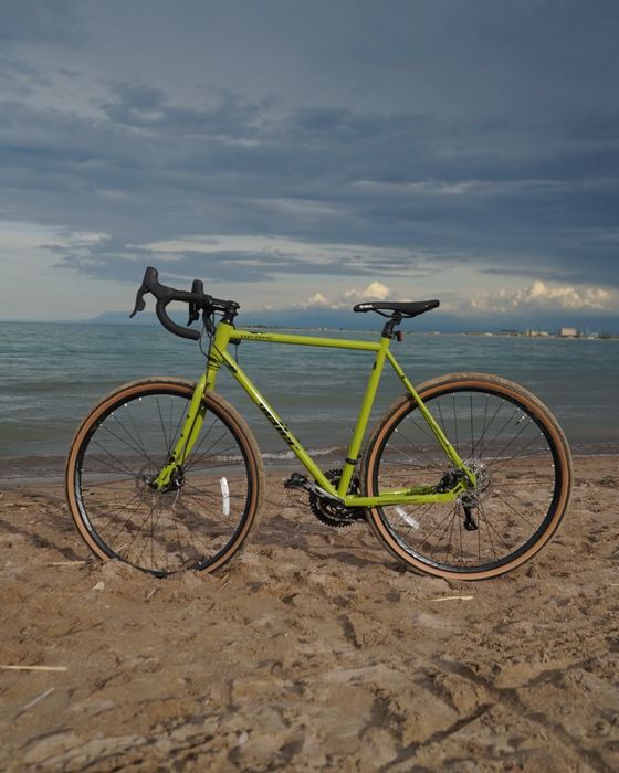 Шоссейный, гравийный велосипед