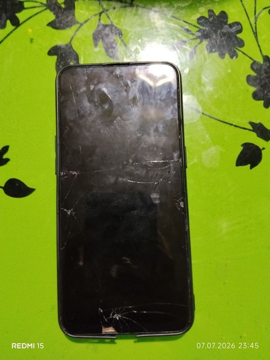 Телефон realme 5 pro