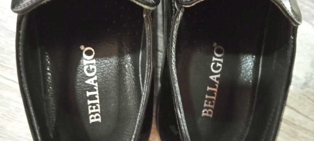 Продавам oфициални мъжки обувки марка "BELLAGIO".